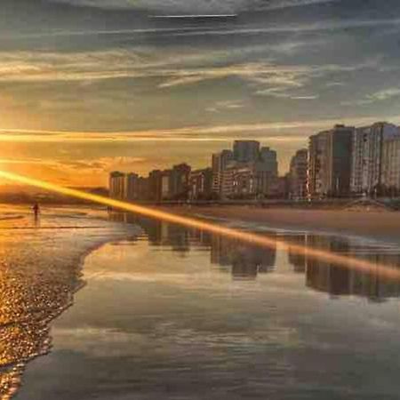 Apartamento A 100Metros De La Playa De San Lorenzo Gijón Dış mekan fotoğraf