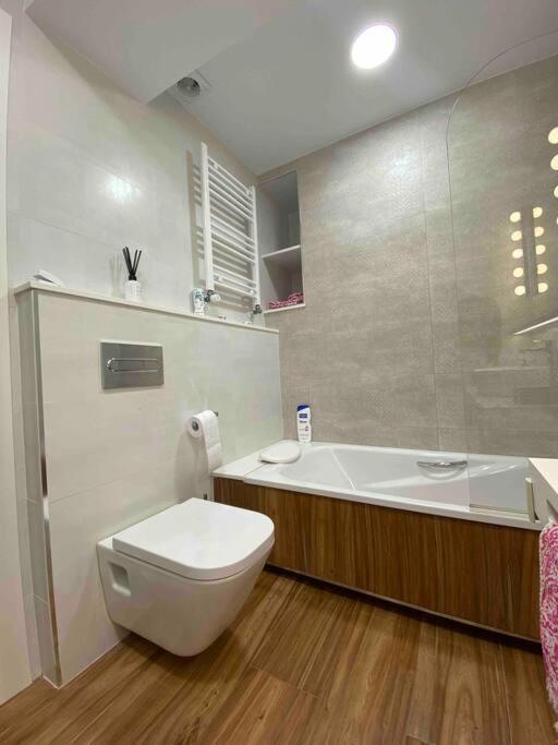 Apartamento A 100Metros De La Playa De San Lorenzo Gijón Dış mekan fotoğraf